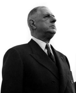 Bundesarchiv_B_145_Bild-F010324-0002,_Flughafen_Köln-Bonn,_Adenauer,_de_Gaulle-cropped