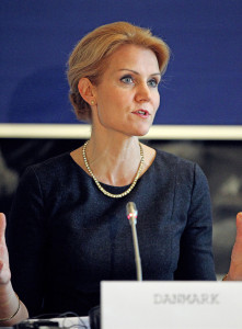 800px-Danmarks_statsminister_Helle_Thorning-Schmidt_vid_de_nordiska_statsministrarnas_mote_vid_Nordiska_Radets_session_i_Kopenhamn_(1)